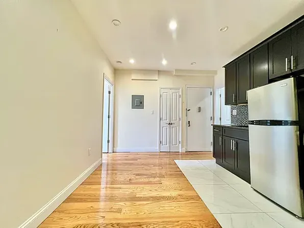 30 Rogers Avenue image 5 of 6