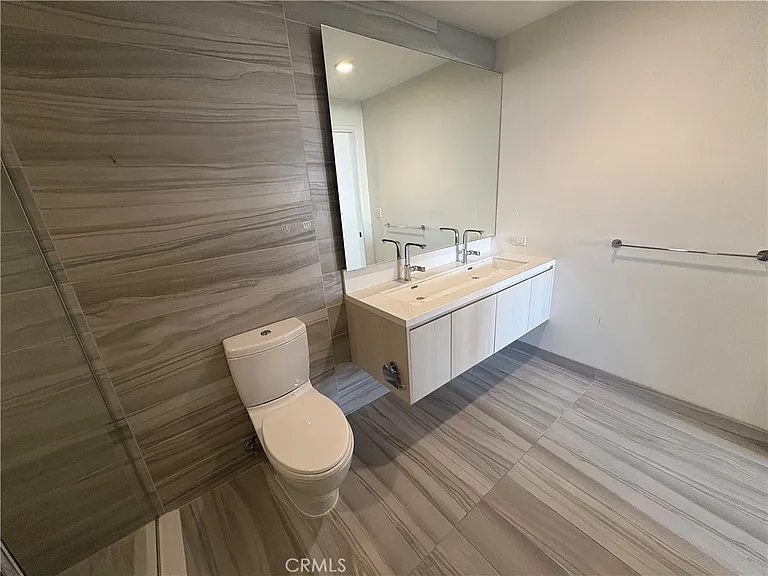 1050 S Grand #1003 — Photo 13