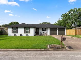 3832 Holly Glen Dr, Bay City, TX 77414
