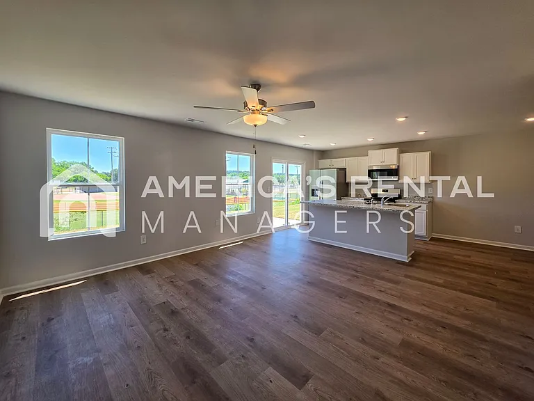 4111 Hudson Ct — Photo 13
