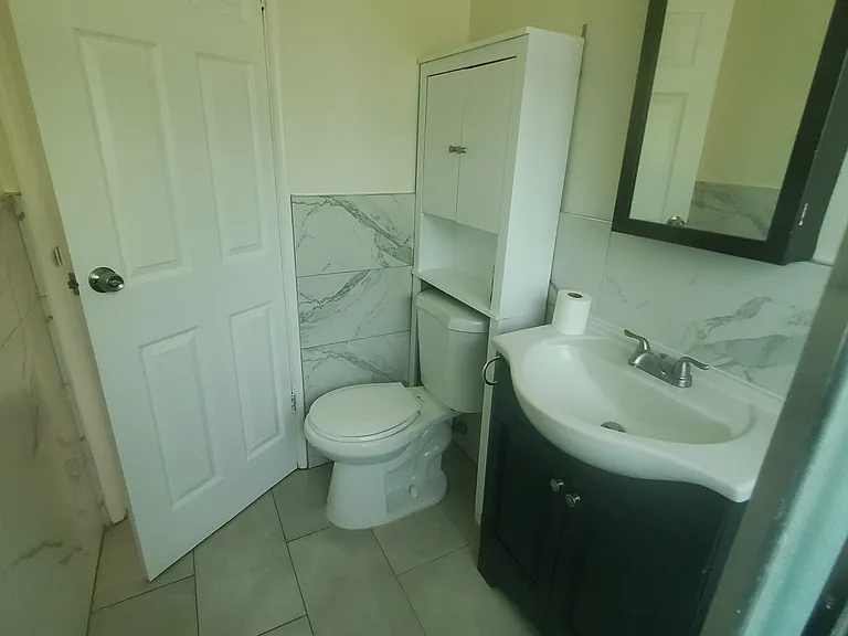 13527 Burbank Blvd — Photo 12