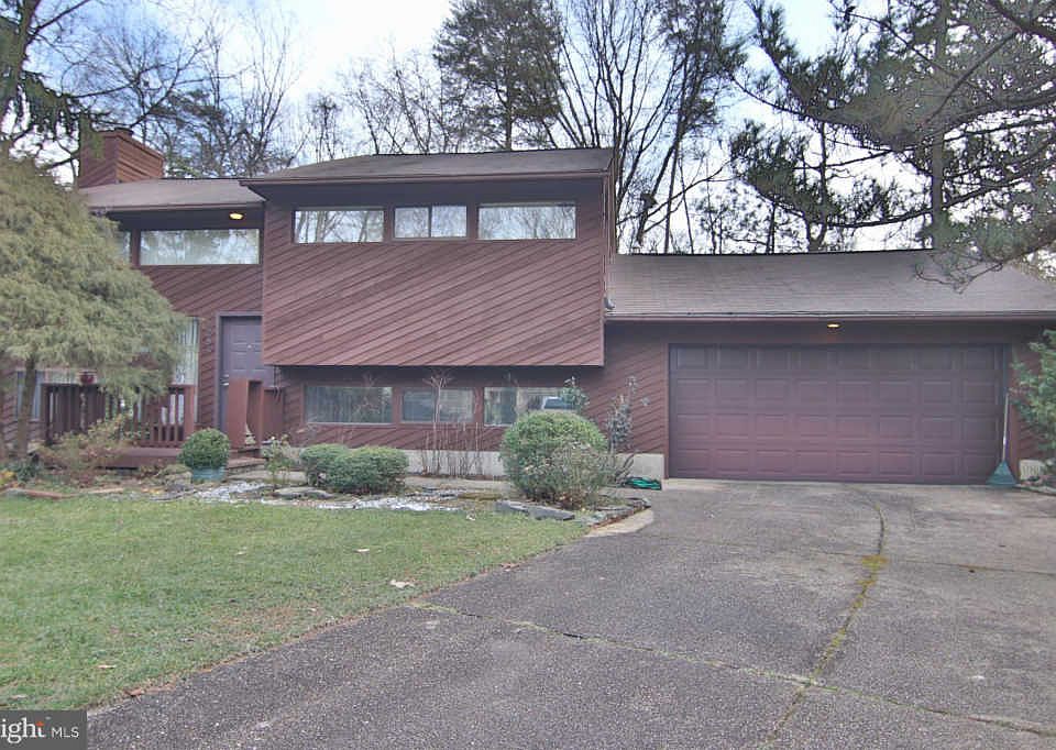 1st image of 284 Michener Ct E