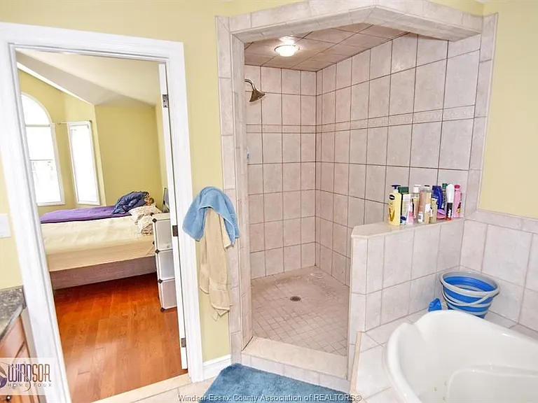 4305 Casgrain Dr #UPPER — Photo 36