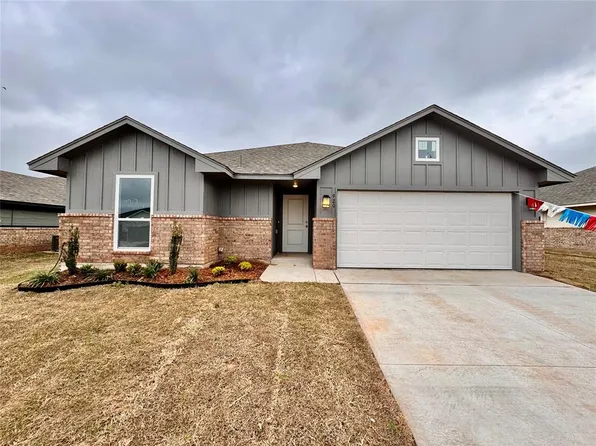 920 Dusky Valley Ln, Chickasha, OK 73018