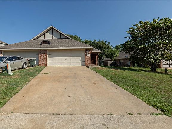 2nd image of 207 & 209 S Woodsprings Dr