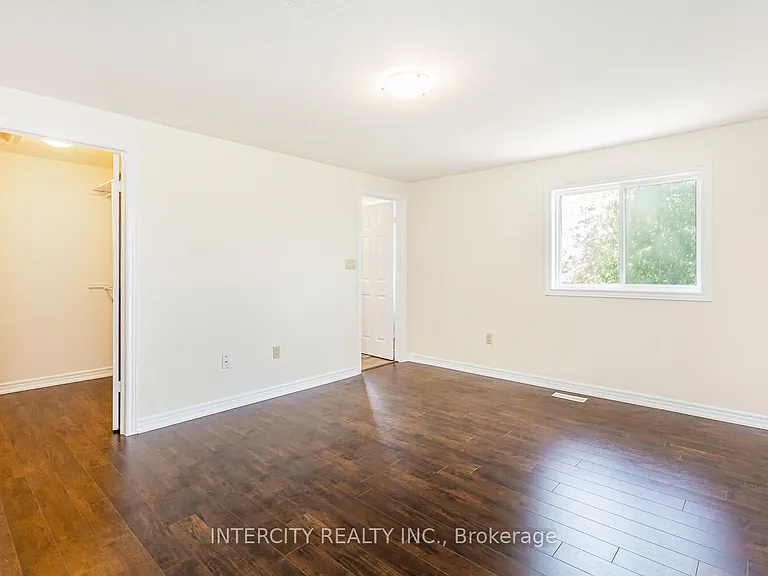 258 McMeeken Dr — Photo 15