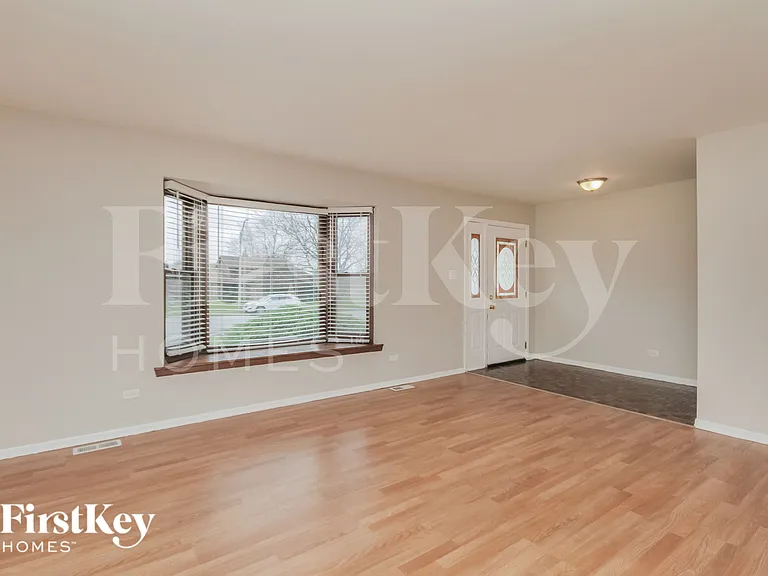 6048 White Birch Ln — Photo 3