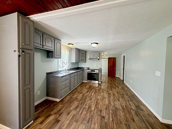 4th image of 207 N Magnolia St