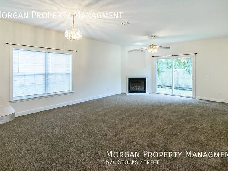 574 Stocks St — Photo 4