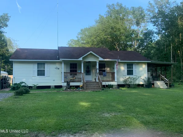 1237 Roys Rd #B, Gautier, MS 39553