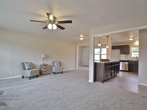 5th image of 701 S La Salle Dr