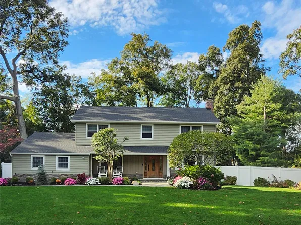 31 Sherry Drive, Setauket, NY 11733