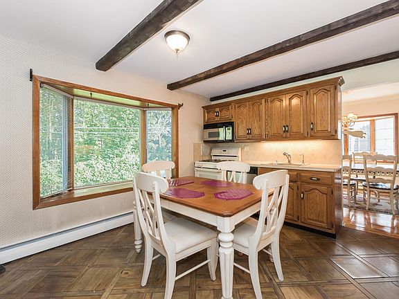 3rd image of 100 Gerald Ln
