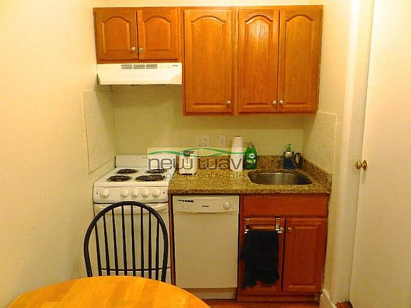 4th image of 41 Bay State Rd #1