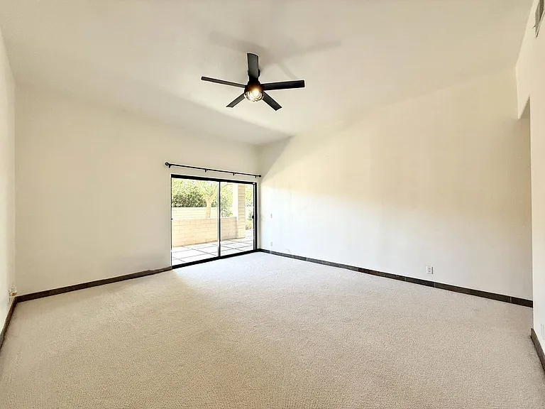 42755 Santiago Pl — Photo 16