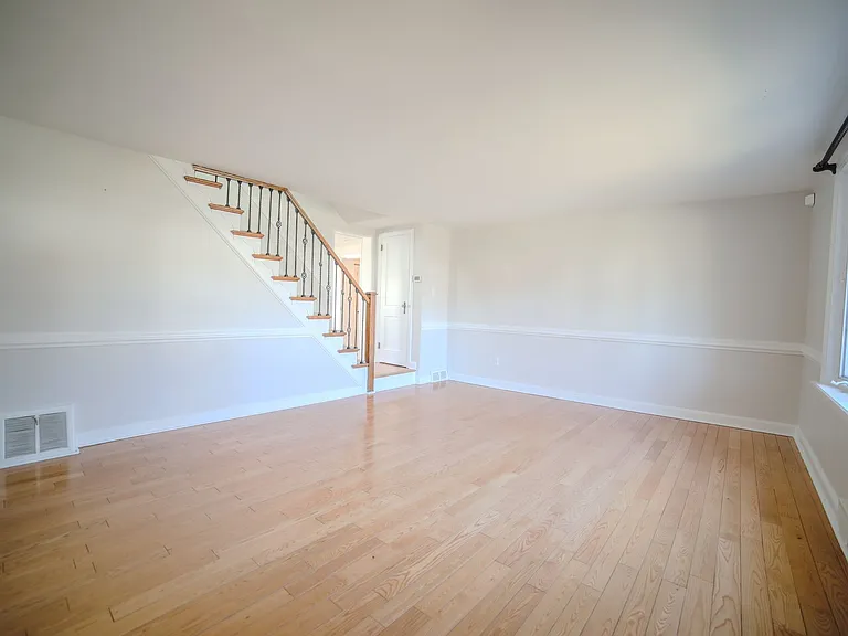 213 Heatherwood Rd — Photo 8