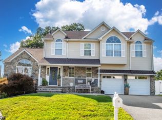 19 Elinora Dr, Wanaque, NJ 07465