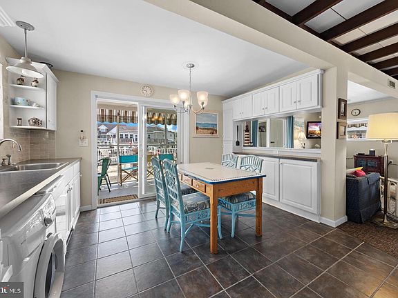 5th image of 7 Harold Ln