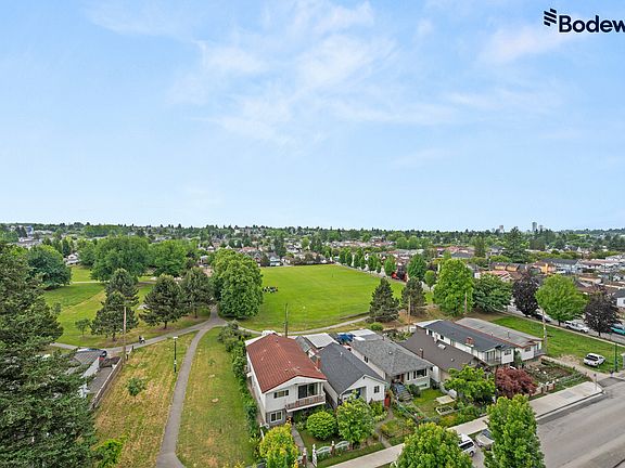 3rd image of 1483 King Edward Ave E