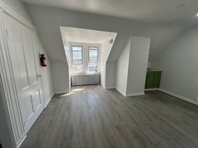 22 2nd Ave