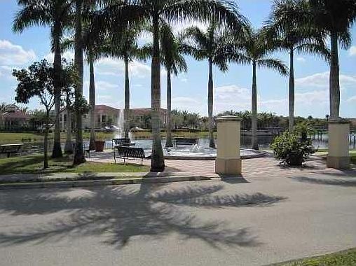 3rd image of 2578 Centergate Dr APT 102