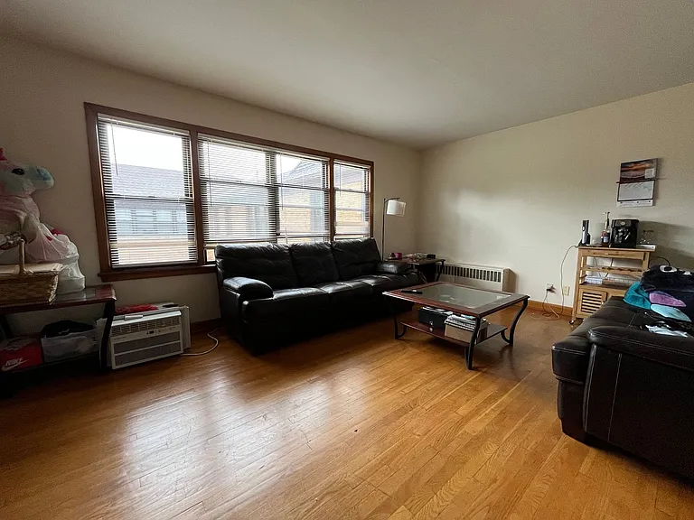 7254 W Center St — Photo 3