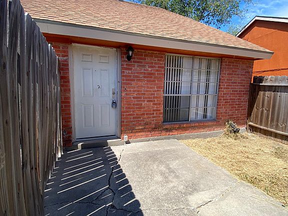 3rd image of 3712 Thornberry Ct