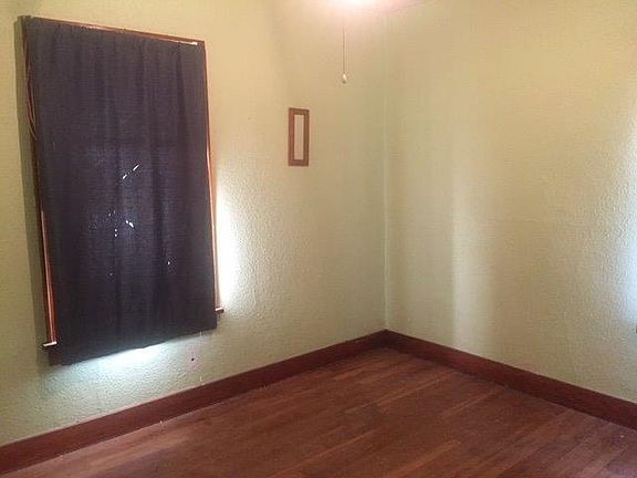 2nd image of 513 E 10th St