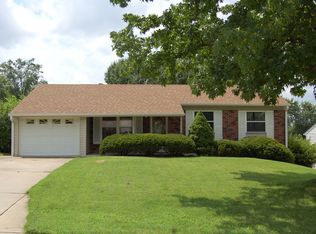 12030 Charleston Dr, Maryland Heights, MO 63043