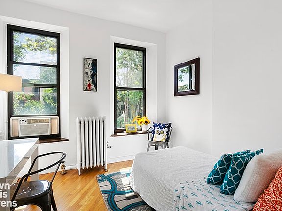 4th image of 376 Bergen St APT 2R