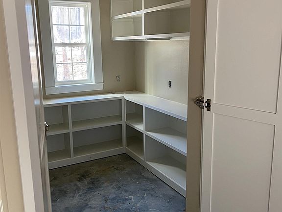 4th image of Avilla Manor Trl