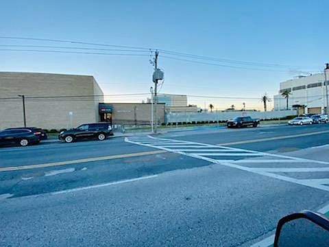 3rd image of 302-310 Church St #18