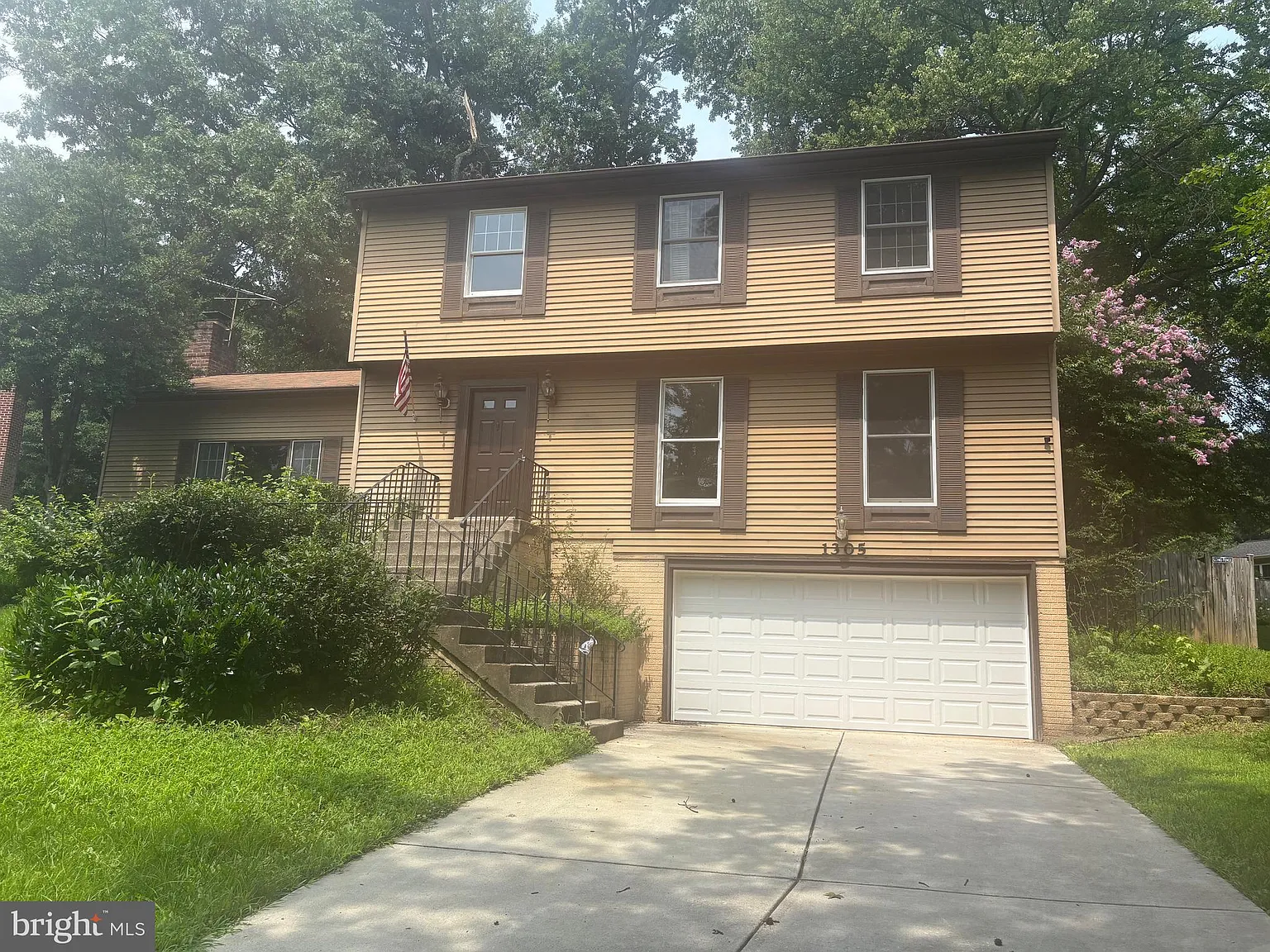 4 bed, 3.5 bath, 2400 sqft, $3,800 — Photo 1