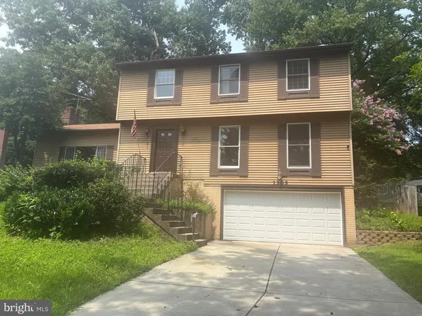 1305 Grant St, Herndon, VA 20170