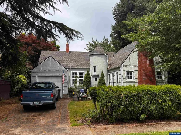 981 15th St NE, Salem, OR 97301