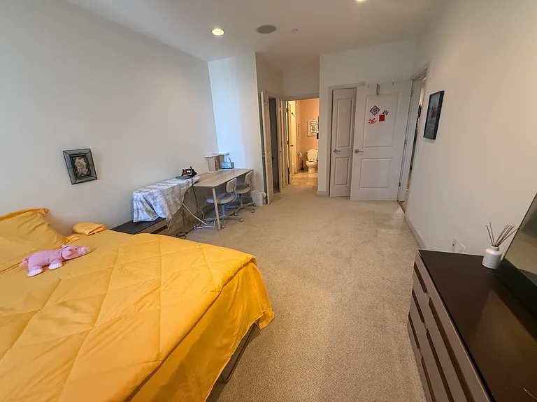 111 S 15th St #1814 — Photo 6