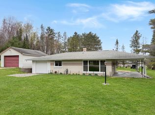 108 Highview Dr, Iron River, MI 49935