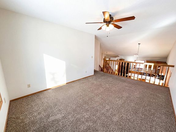3rd image of 209 Grand Ave NE