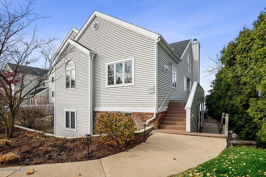 1st image of 1800 Lakeshore Dr #12