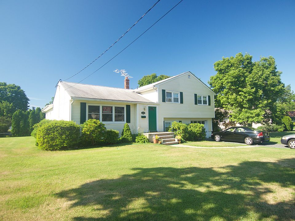 2nd image of 60 Cooper Ave
