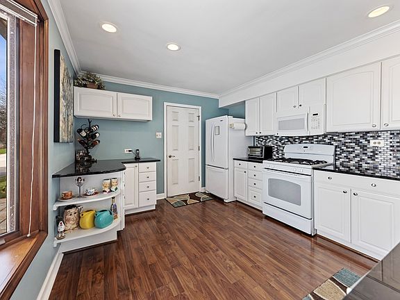 5th image of 13 Heatherwood Ct