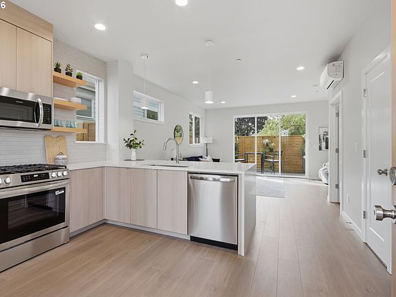 4th image of 2492 SE 67th Ave