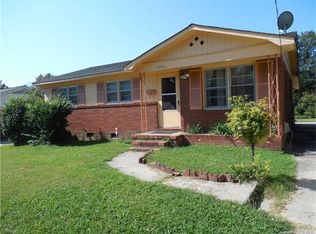 4932 Ridgeley Dr, Charlotte, NC 28208