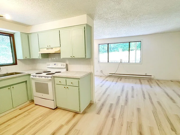 1714 Susan Ct SE #D — Photo 6