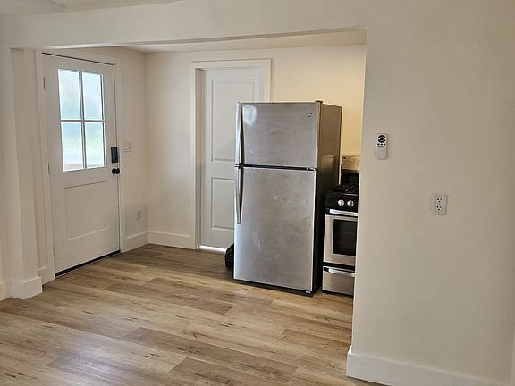 3rd image of 410 Randall St #6