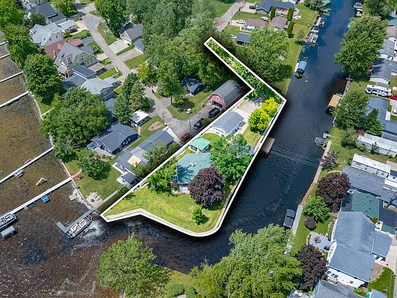 2nd image of 2282 Parker Dr