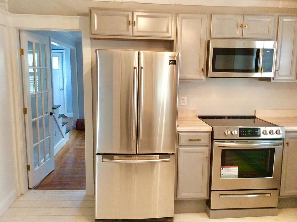 1st image of 21 Elm Ct #B