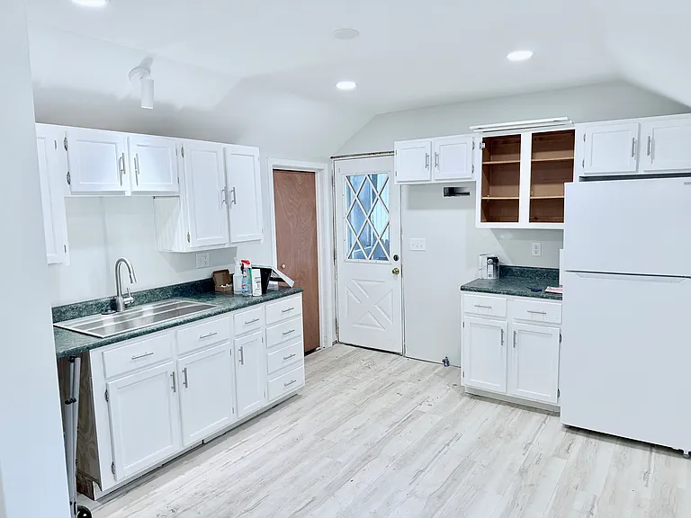 208 Fulton Ave — Photo 14