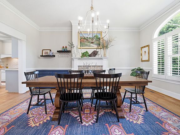 3rd image of 7388 Bayhill Ct