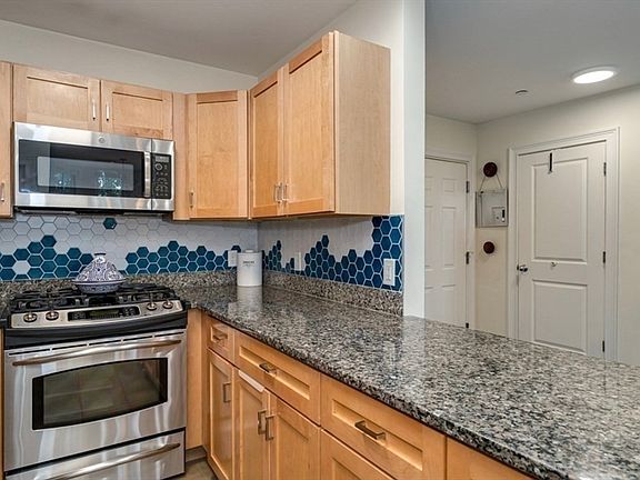 3rd image of 4040 Washington St APT 1